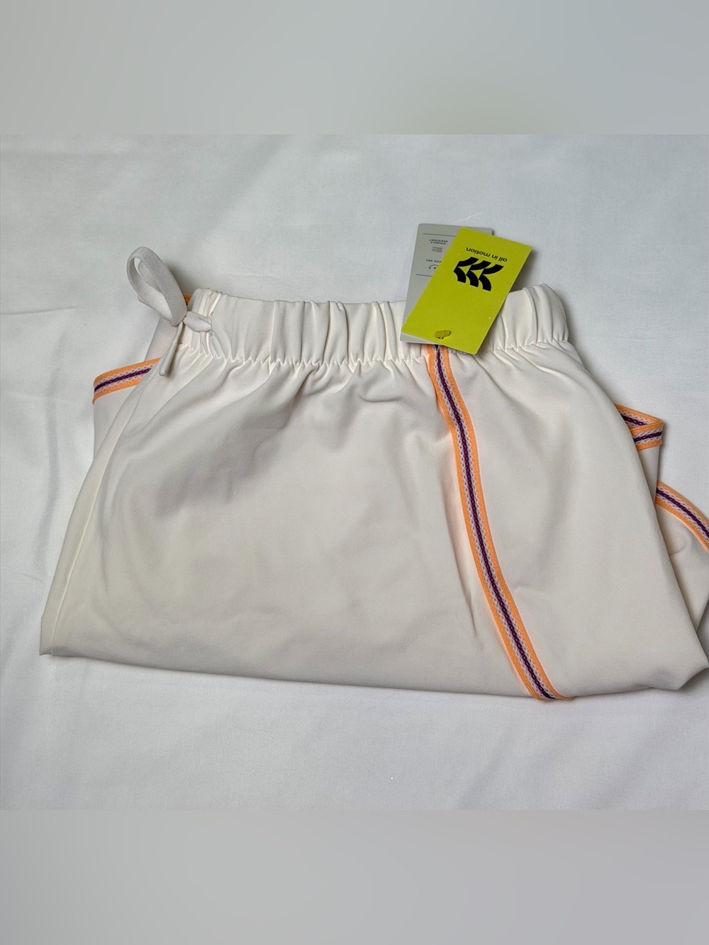 Women's Woven Pop Trim Shorts 3" - All In Motion Cream L - Picture 5 of 5